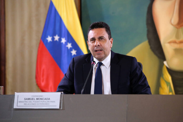 embaixador-da-venezuela-ironiza-nobel-de-maria-corina,-e-alto-escalao-do-regime-silencia