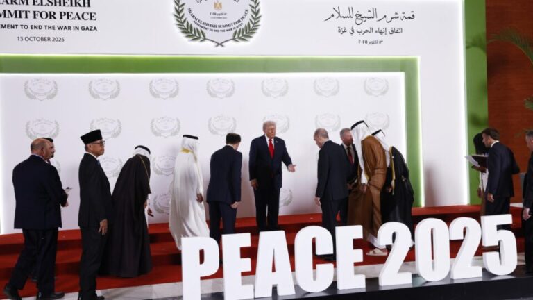 Trump assina no Egito acordo para paz em Gaza: A 3ª Guerra Mundial não começará no Oriente Médio trump-assina-no-egito-acordo-para-paz-em-gaza:-a-3a-guerra-mundial-nao-comecara-no-oriente-medio