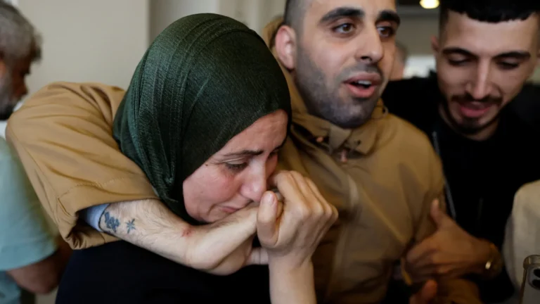 palestino-libertado-por-israel-descobre-que-familia-morreu-em-gaza