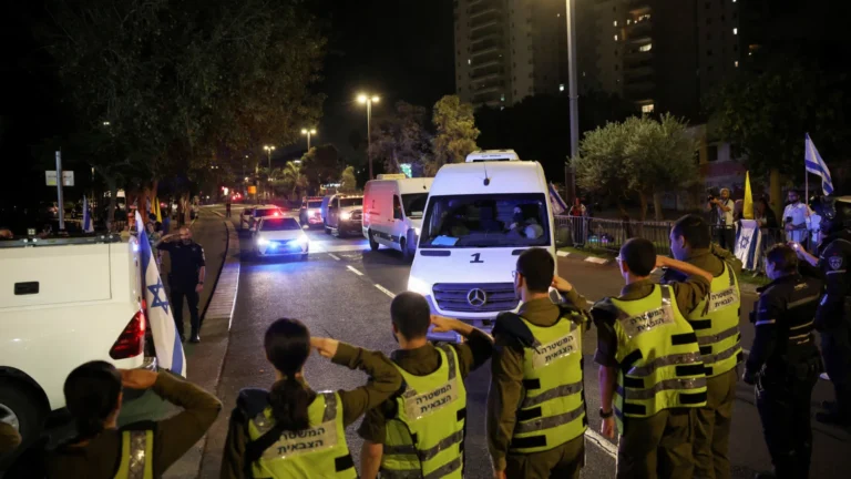 um-dos-corpos-devolvidos-pelo-hamas-nao-e-de-refem,-diz-israel