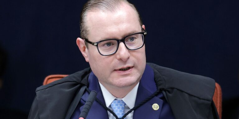 golpe:-zanin-vota-e-soma-2-votos-para-condenar-nucleo-de-desinformacao