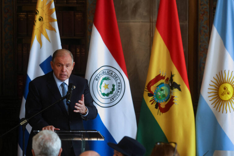 Chanceler argentino pede demissão às vésperas de eleição crucial para Milei chanceler-argentino-pede-demissao-as-vesperas-de-eleicao-crucial-para-milei