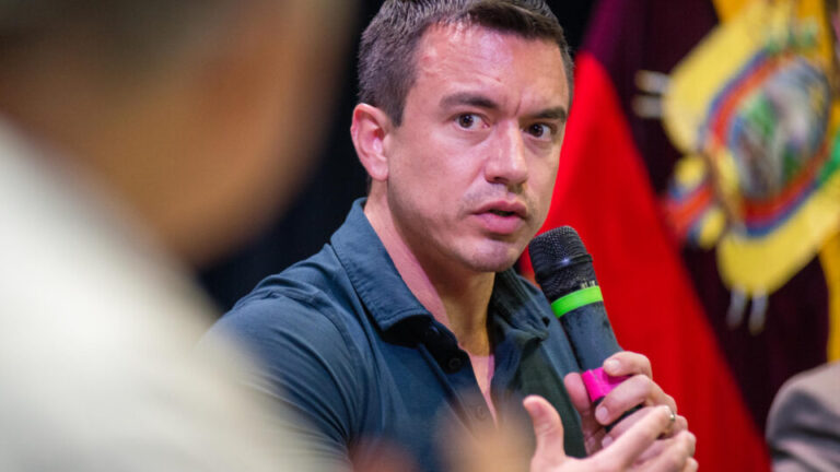 Noboa denuncia tentativa de envenenamento no Equador noboa-denuncia-tentativa-de-envenenamento-no-equador