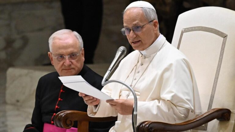 Papa recebe MST em evento no Vaticano e diz que terra, moradia e trabalho são direitos sagrados papa-recebe-mst-em-evento-no-vaticano-e-diz-que-terra,-moradia-e-trabalho-sao-direitos-sagrados