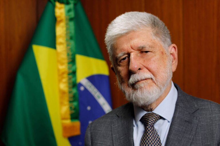 celso-amorim-diz-que-‘intervencao-externa’-na-venezuela-pode-incendiar-a-america-do-sul