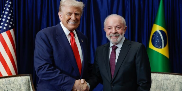lula-se-reune-com-trump-na-malasia-e-discute-relacoes-entre-brasil-eua