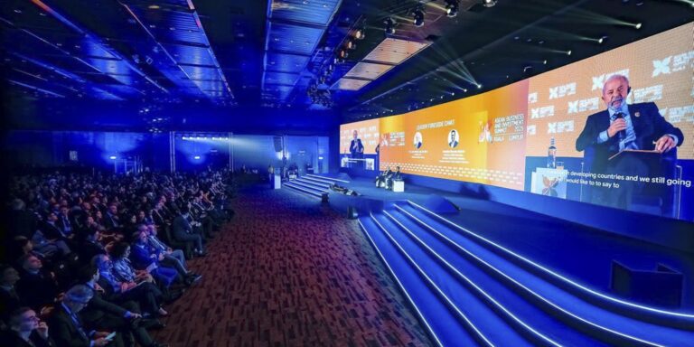 malasia:-a-empresarios,-lula-defende-ampliar-parcerias-internacionais