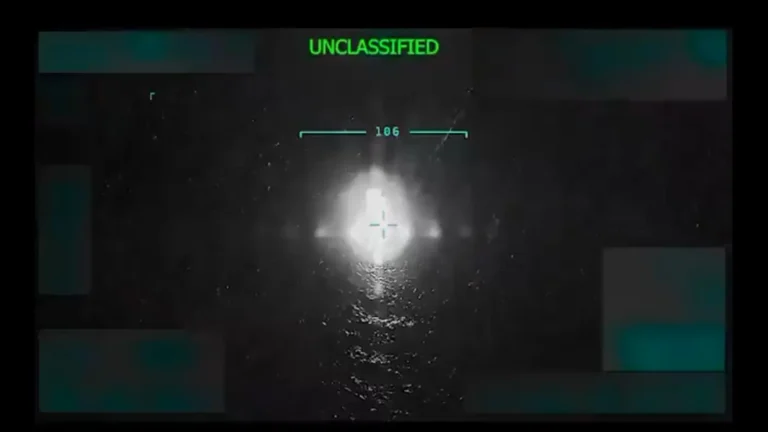 eua-atacam-mais-quatro-supostos-barcos-de-drogas-no-pacifico;-14-morreram