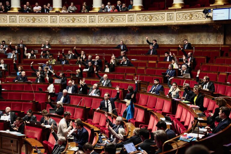França inclui definição de consentimento em lei sobre estupro após caso Pelicot franca-inclui-definicao-de-consentimento-em-lei-sobre-estupro-apos-caso-pelicot