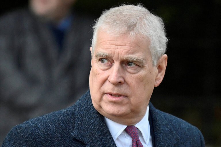 Rei Charles 3º retira título de príncipe de Andrew após envolvimento com Epstein rei-charles-3o-retira-titulo-de-principe-de-andrew-apos-envolvimento-com-epstein