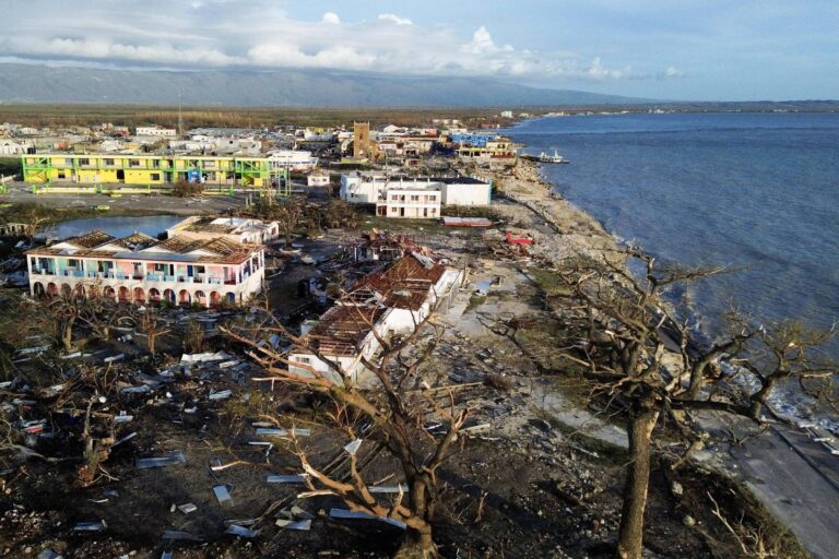 Furacão Melissa segue para Bermudas após rastro de destruição no Caribe furacao-melissa-segue-para-bermudas-apos-rastro-de-destruicao-no-caribe