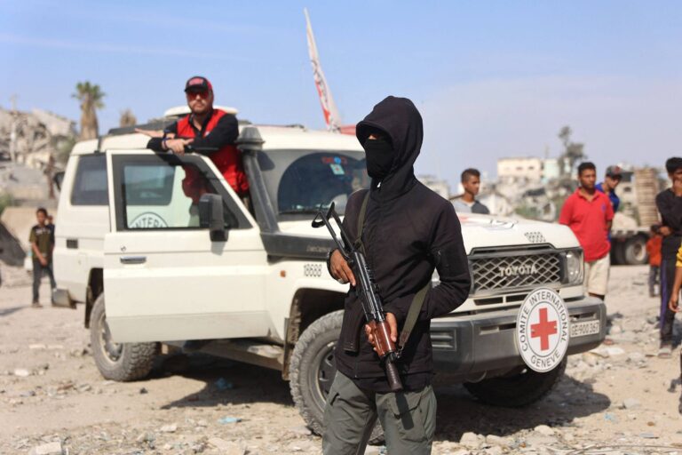 hamas-entrega-mais-tres-corpos,-e-israel-trabalha-em-identificacao-de-refens