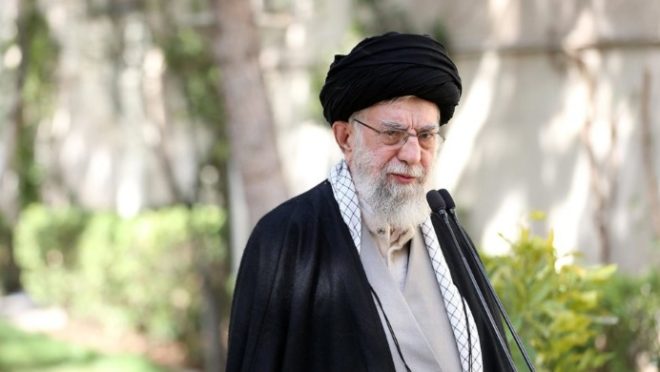 Khamenei diz que Irã só negociará com os EUA se Washington cortar laços com Israel khamenei-diz-que-ira-so-negociara-com-os-eua-se-washington-cortar-lacos-com-israel