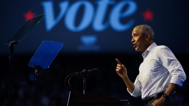 Obama entra em campanha democrata e tacha Trump como ameaça à democracia obama-entra-em-campanha-democrata-e-tacha-trump-como-ameaca-a-democracia