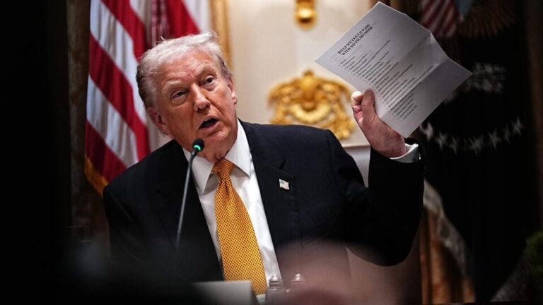 Trump diz que senadores não devem deixar Washington até encerrarem shutdown trump-diz-que-senadores-nao-devem-deixar-washington-ate-encerrarem-shutdown