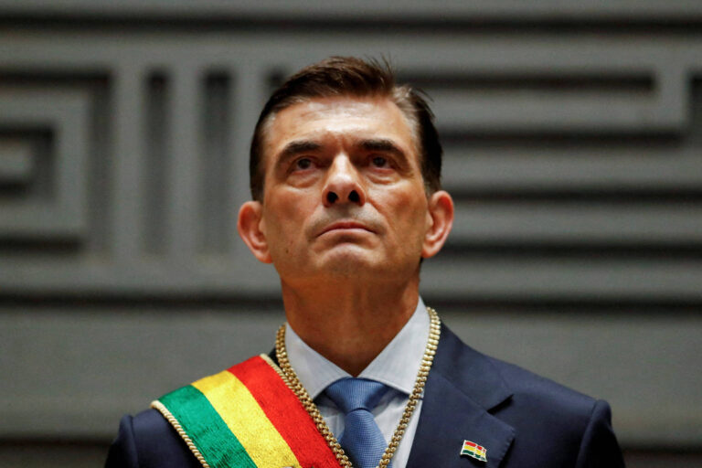 Rodrigo Paz toma posse e afirma que Bolívia nunca mais será submetida a ‘ideologias fracassadas’ rodrigo-paz-toma-posse-e-afirma-que-bolivia-nunca-mais-sera-submetida-a-‘ideologias-fracassadas’