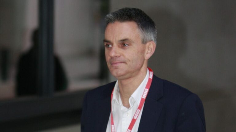 chefe-da-bbc-renuncia-apos-escandalo-sobre-edicao-enganosa-de-discurso-de-trump