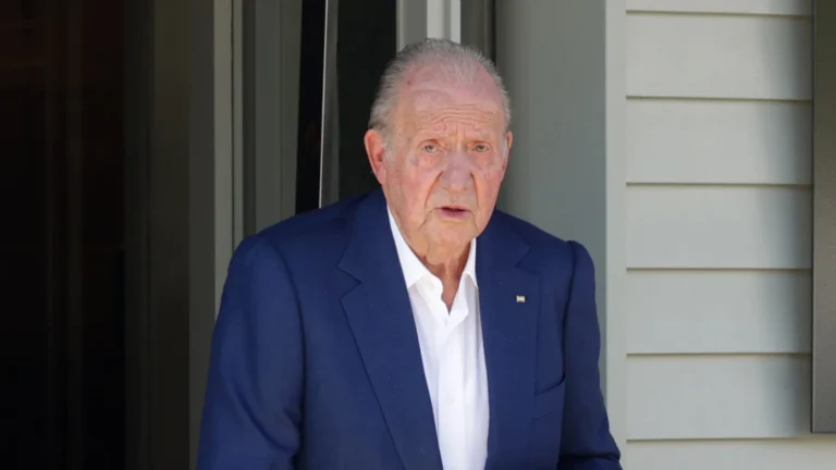 ex-rei-da-espanha-confirma-em-autobiografia-que-matou-irmao-adolescente