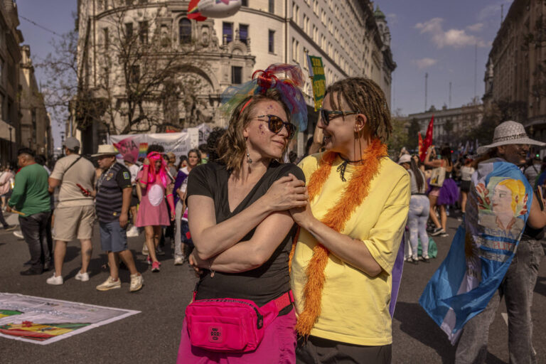 Argentina se torna destino de russos que fogem de medidas anti-LGBT de Putin argentina-se-torna-destino-de-russos-que-fogem-de-medidas-anti-lgbt-de-putin
