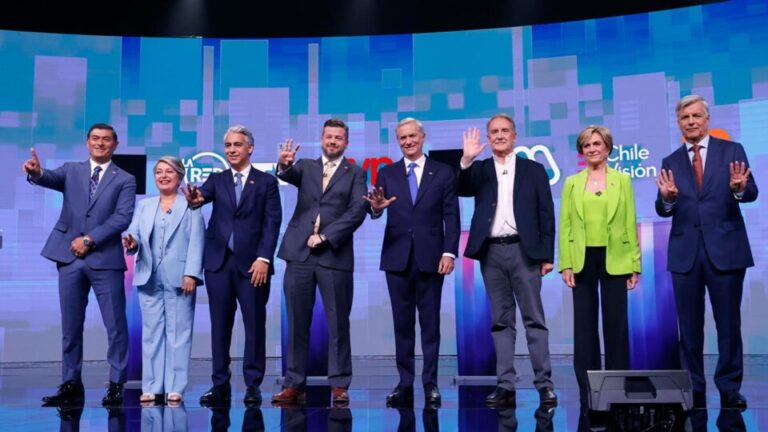 bala-ou-cadeia-para-criminosos:-operacao-no-rio-e-tema-no-debate-presidencial-no-chile