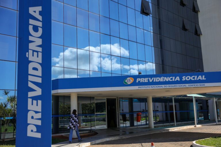 crise-no-inss-pressiona-governo-e-amplia-desafios-na-comunicacao,-avalia-cientista-politico