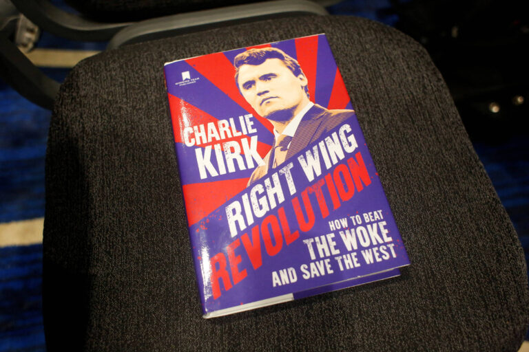 Em expurgo após morte de Charlie Kirk, ofensiva pró-Trump puniu pelo menos 600 americanos em-expurgo-apos-morte-de-charlie-kirk,-ofensiva-pro-trump-puniu-pelo-menos-600-americanos