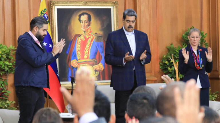 maduro-participa-de-oracao-e-busca-apoio-de-evangelicos-em-meio-a-pressao-dos-eua