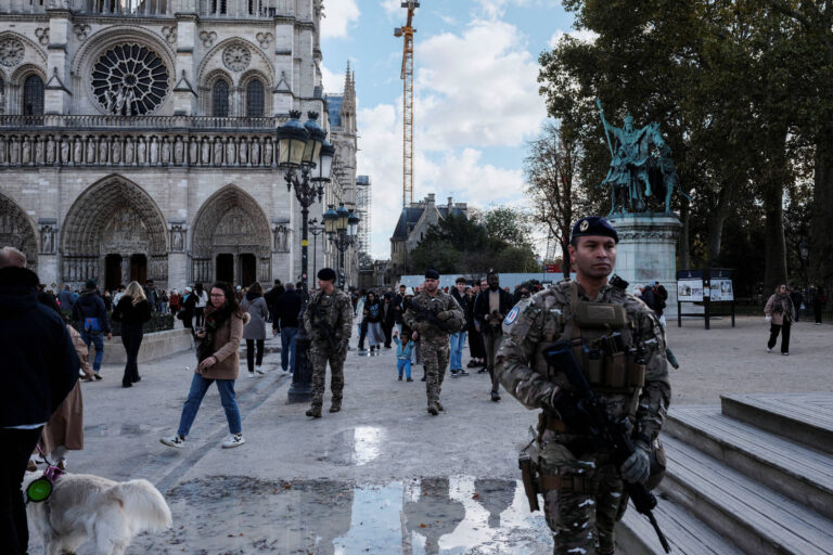 França lança cartilha de guerra e sobrevivência para a população franca-lanca-cartilha-de-guerra-e-sobrevivencia-para-a-populacao