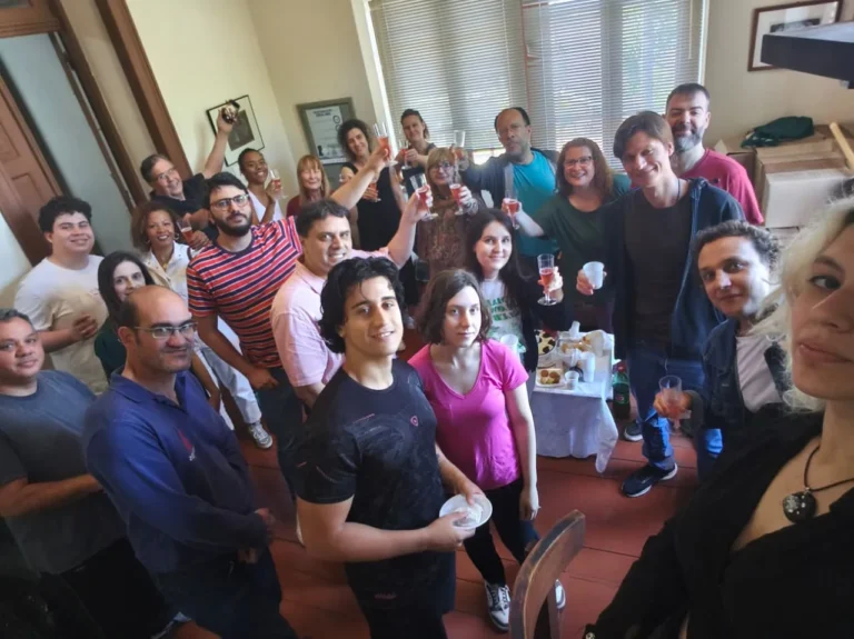 primeira-estacao-educativa,-radio-da-universidade-completa-68-anos-no-ar