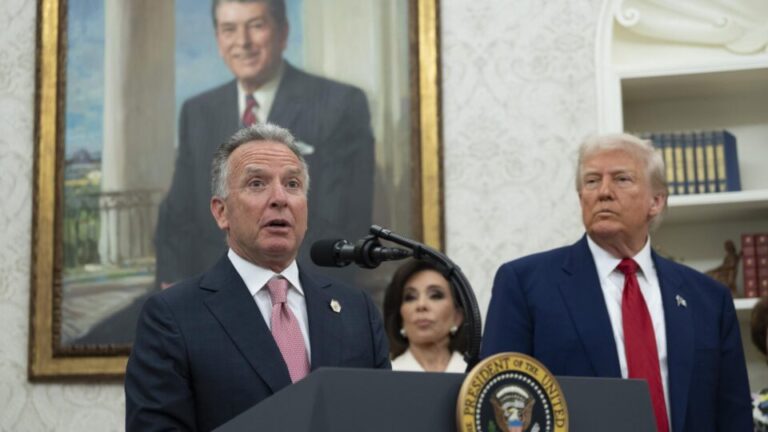 Trump minimiza vazamento de conversa entre seu enviado especial e equipe de Putin trump-minimiza-vazamento-de-conversa-entre-seu-enviado-especial-e-equipe-de-putin