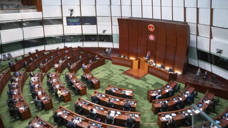 China aumenta repressão antes de eleição para nomear fantoches para o Parlamento de Hong Kong china-aumenta-repressao-antes-de-eleicao-para-nomear-fantoches-para-o-parlamento-de-hong-kong