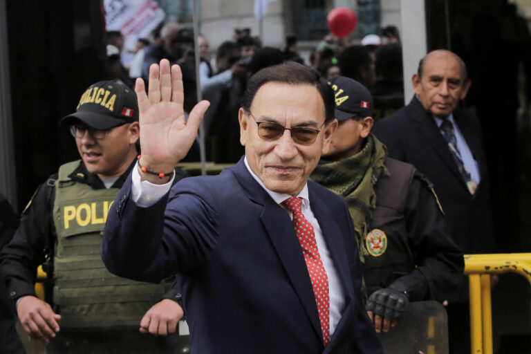 ex-presidente-peruano-martin-vizcarra-e-condenado-a-14-anos-de-prisao-por-corrupcao