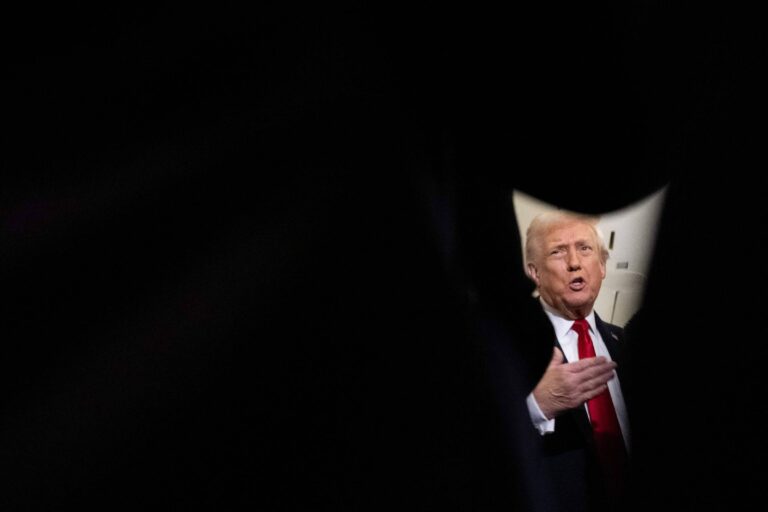 Democratas ameaçados por Trump acusam presidente de usar FBI para intimidá-los democratas-ameacados-por-trump-acusam-presidente-de-usar-fbi-para-intimida-los