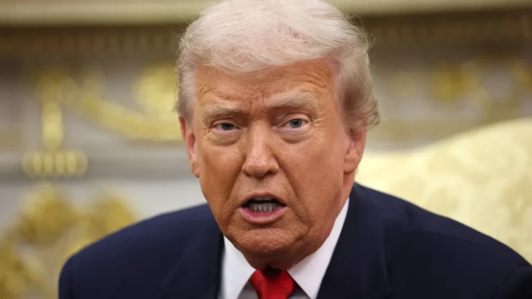 Trump Diz Que Documentos Assinados Por Biden Com Caneta Automática São Nulos trump-diz-que-documentos-assinados-por-biden-com-caneta-automatica-sao-nulos