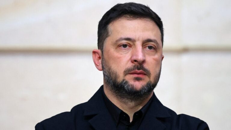 Zelensky diz ser viável chegar a acordo nos próximos dias para encerrar guerra com a Rússia zelensky-diz-ser-viavel-chegar-a-acordo-nos-proximos-dias-para-encerrar-guerra-com-a-russia