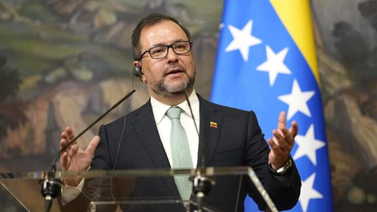 Venezuela reage à ordem de fechamento de espaço aéreo por Trump: Ameaça colonialista venezuela-reage-a-ordem-de-fechamento-de-espaco-aereo-por-trump:-ameaca-colonialista