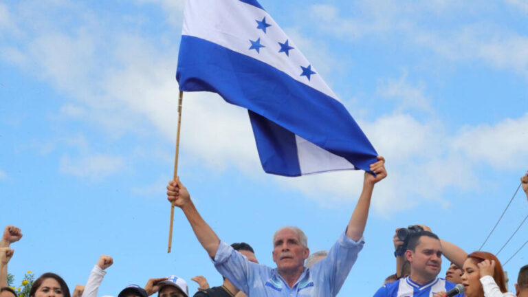 honduras:-candidato-de-trump-denuncia-atraso-em-divulgacao-de-resultado-e-queda-do-site-do-cne