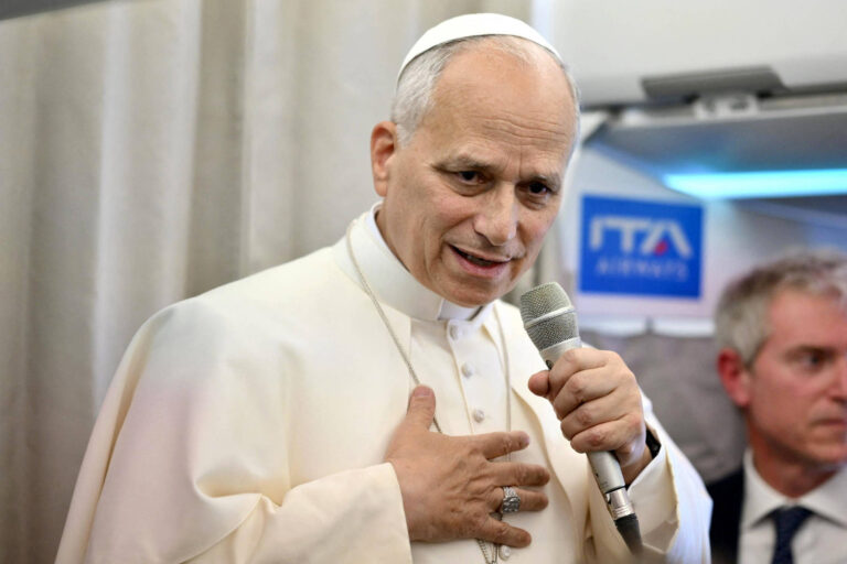 Papa Leão 14 pede que EUA não tentem derrubar Maduro militarmente papa-leao-14-pede-que-eua-nao-tentem-derrubar-maduro-militarmente