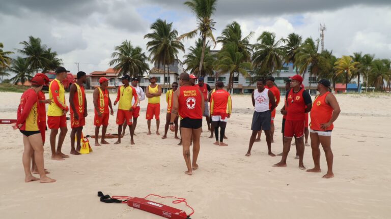 prefeitura-de-valenca-promove-curso-de-aperfeicoamento-e-reciclagem-para-a-salva-mar-em-guaibim