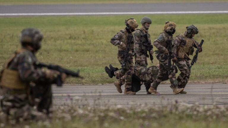 franca-abre-fogo-contra-cinco-drones-que-sobrevoaram-base-de-submarinos-nucleares