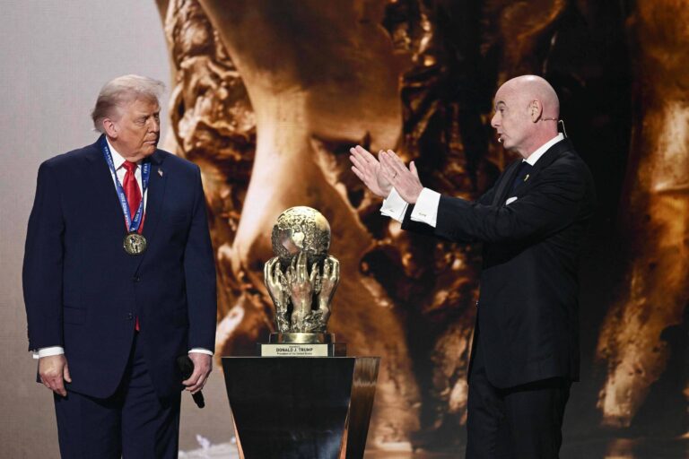 Em meio a tensão com a Venezuela, Trump recebe ‘Prêmio da Paz’ da Fifa em-meio-a-tensao-com-a-venezuela,-trump-recebe-‘premio-da-paz’-da-fifa