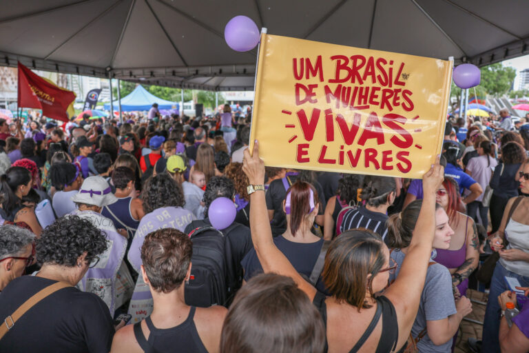 diversas-capitais-do-pais-registram-atos-contra-feminicidio;-confira-imagens