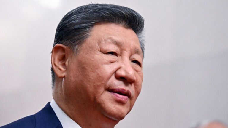 mundo-em-foco:-ameaca-de-guerra-comercial-e-simulacao-de-ataque-elevam-tensao-com-a-china