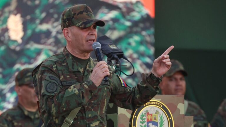 Nossa determinação está reforçada com armas, diz ministro de Maduro sobre enfrentar os EUA nossa-determinacao-esta-reforcada-com-armas,-diz-ministro-de-maduro-sobre-enfrentar-os-eua