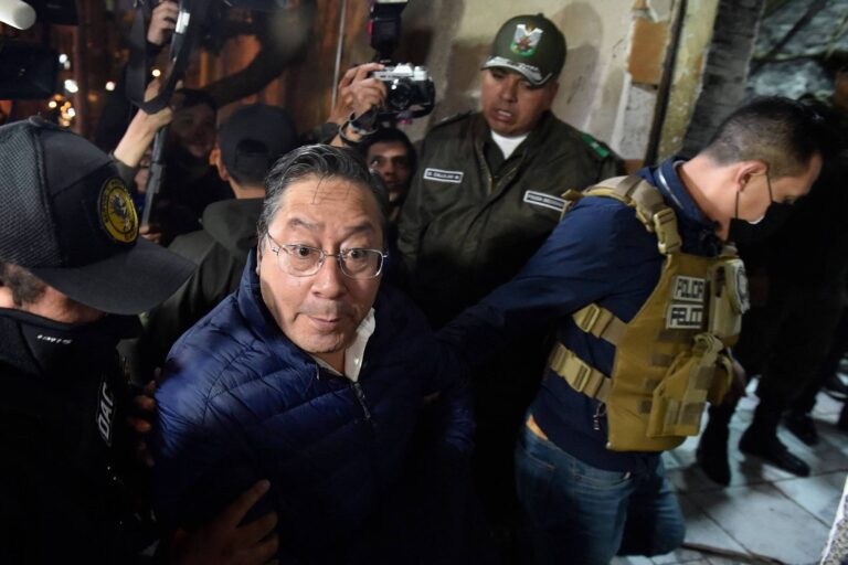 Juiz da Bolívia determina prisão preventiva de ex-presidente Luis Arce por suspeita de corrupção juiz-da-bolivia-determina-prisao-preventiva-de-ex-presidente-luis-arce-por-suspeita-de-corrupcao