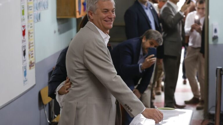 candidatos-votam-no-segundo-turno-da-eleicao-para-presidente-no-chile