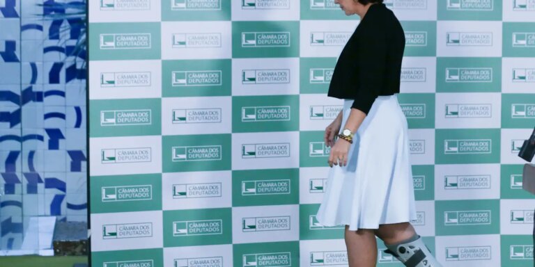 carla-zambelli-renuncia-ao-mandato;-camara-dara-posse-ao-suplente