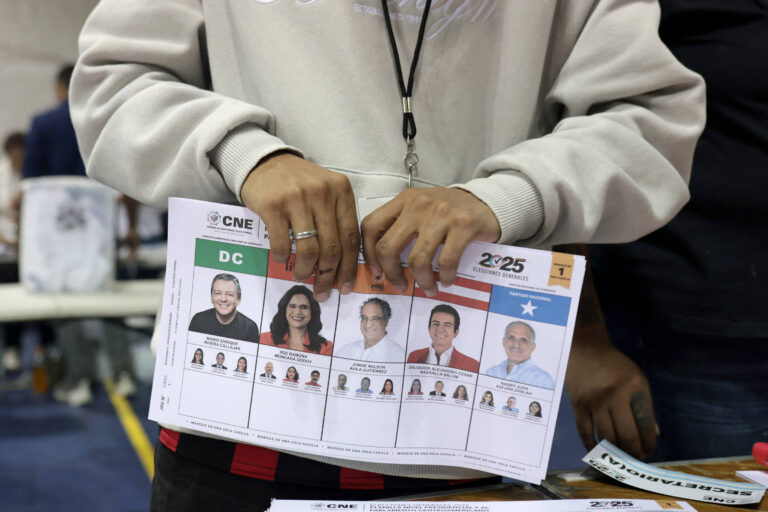OEA descarta fraude na eleição de Honduras, mas diz que demora na apuração é injustificável oea-descarta-fraude-na-eleicao-de-honduras,-mas-diz-que-demora-na-apuracao-e-injustificavel