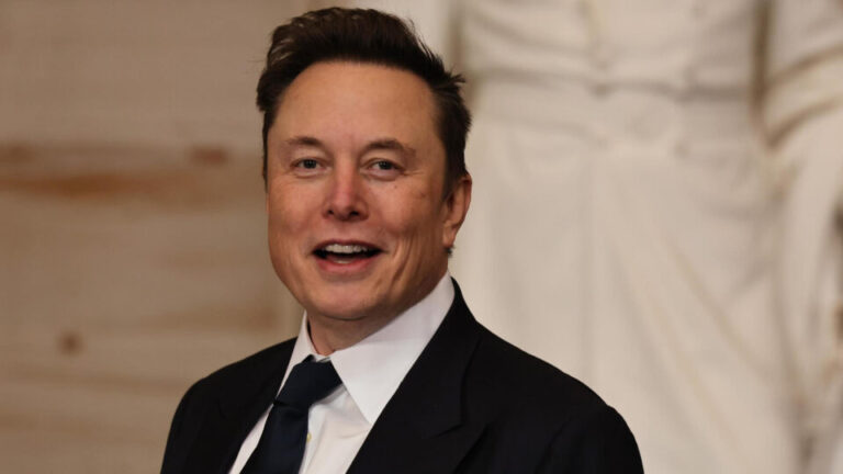 Elon Musk se torna a primeira pessoa a alcançar R$ 3,2 trilhões elon-musk-se-torna-a-primeira-pessoa-a-alcancar-r$-3,2-trilhoes
