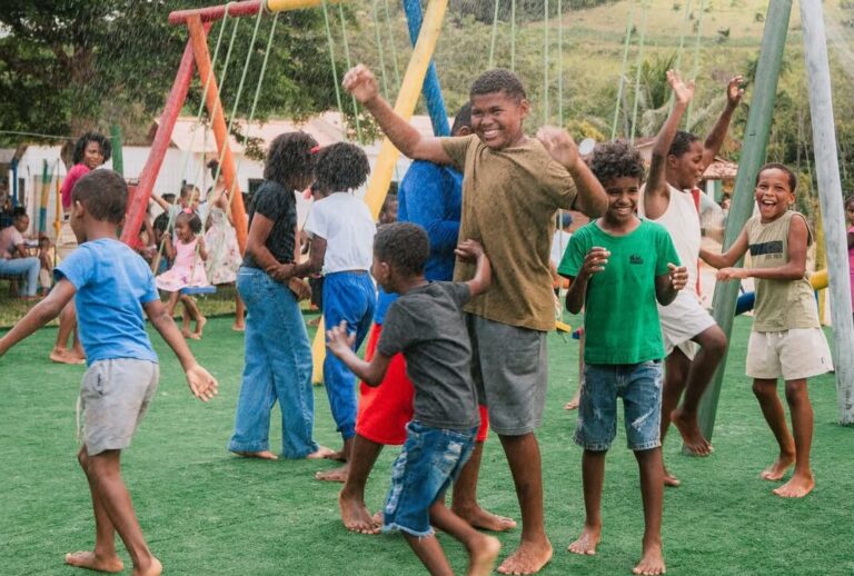coopafbasul-reinaugura-parque-infantil-revitalizado-em-comunidade-rural-do-baixo-sul